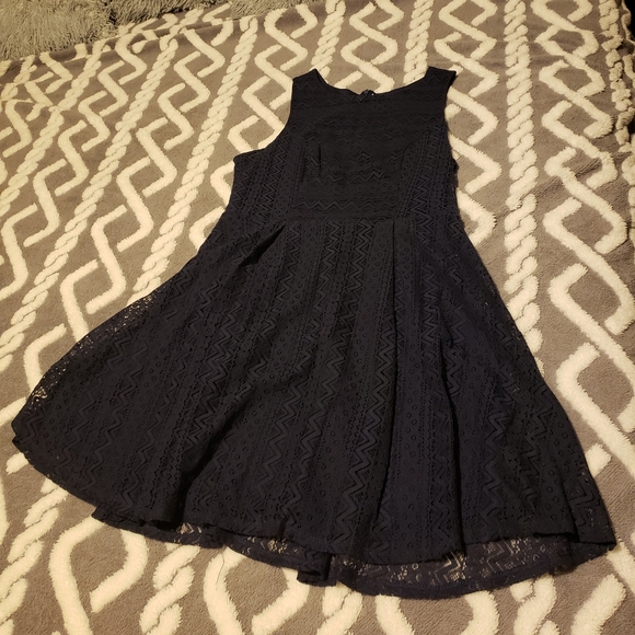 Montau LA - Navy Blue Lacy A line dress Size Large - Picture 8 of 10